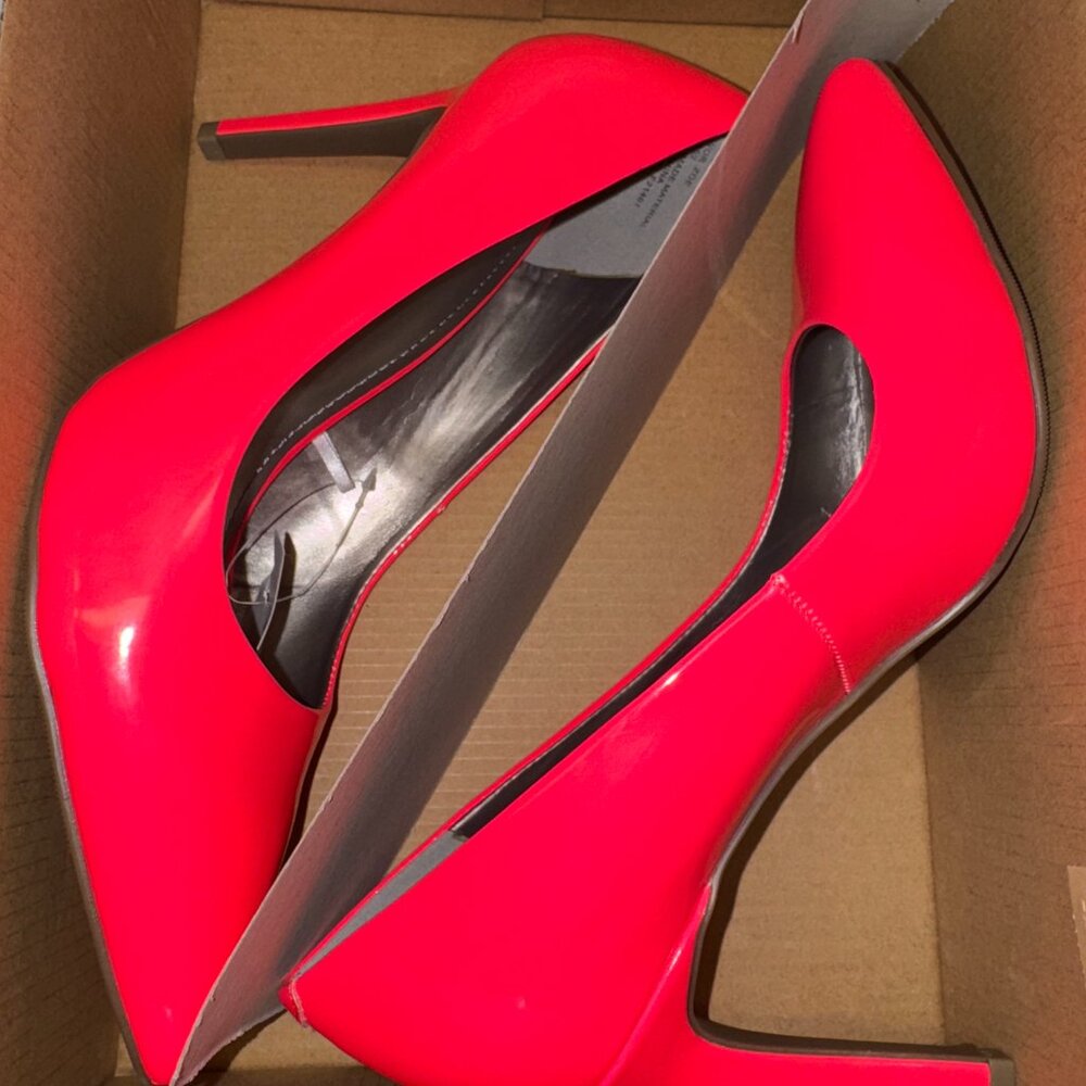 WORTHINGTON ZOE PUMP NEON PINK HEELS - Picture 2 of 5
